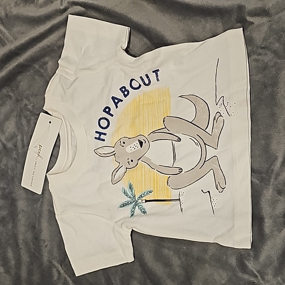 Peek Other - F Peek Adventure cute Kangaroo hopabout shirt 0-3mo. Infant, adorable